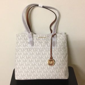 Michael Kors Bedford Large Pocket Tote, Vanilla